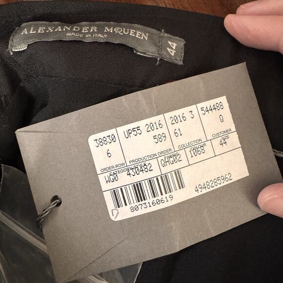 Alexander McQueen Black Embroidered Skirt Size IT 44 Pleated NWT Avant Garde - Picture 12 of 13